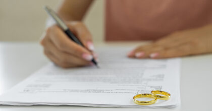 Signing decree of divorce